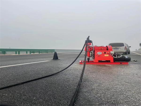 叙永马路路基路面开裂下沉注浆加固灌浆